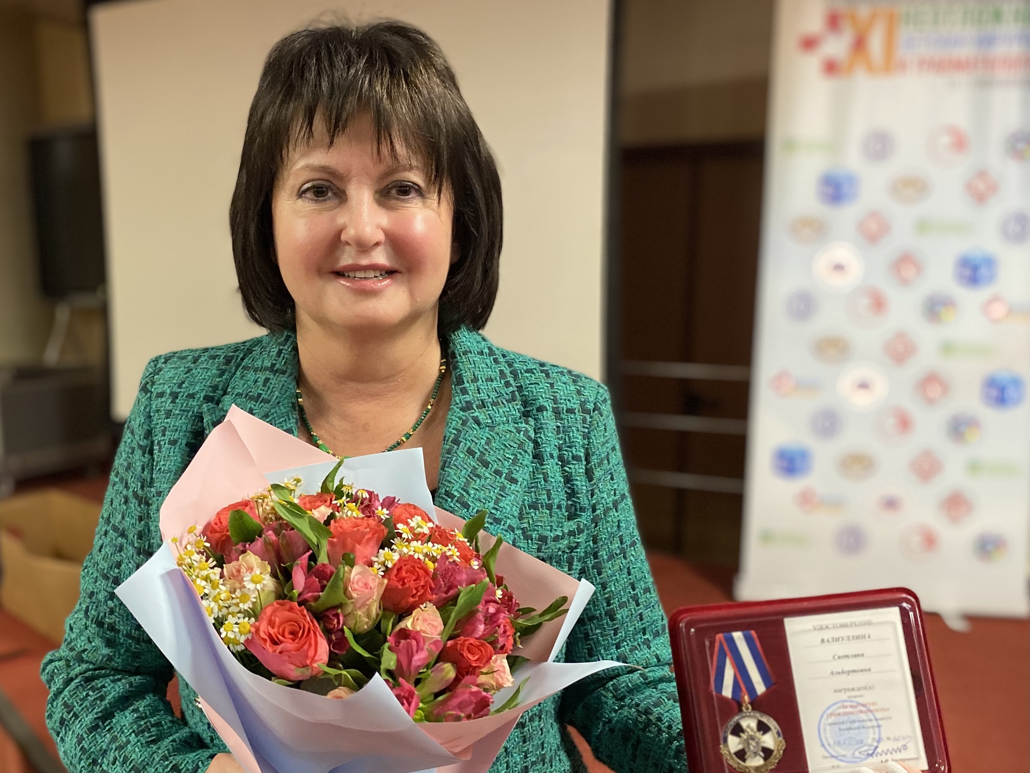 Председатель Следственного комитета РФ поздравил женщин НИИ неотложной детской хирургии и травматологии с Международным женским днем